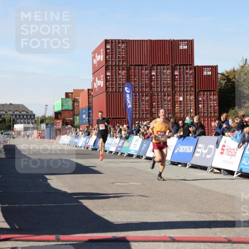 03.10.2025 - Köhlbrandbrückenlauf Lena Gebhardt http://msf.ph/oto/9036802 03.10.2025 12:48:56 Ziel 5797, 6240 meine-sportfotos.de