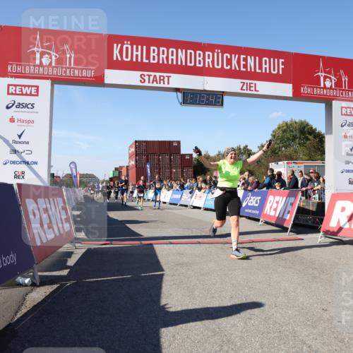 03.10.2025 - Köhlbrandbrückenlauf Lena Gebhardt http://msf.ph/oto/9036804 03.10.2025 13:13:44 Ziel 4348, 4461, 4595, 4642, 5802, 5884, 5886, 5908, 6116, 6363, 6366, 6488 meine-sportfotos.de