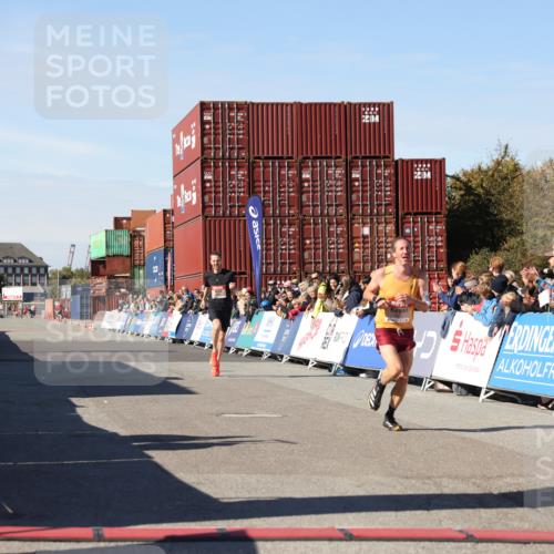 03.10.2025 - Köhlbrandbrückenlauf Lena Gebhardt http://msf.ph/oto/9036808 03.10.2025 12:48:57 Ziel 5797, 6240 meine-sportfotos.de
