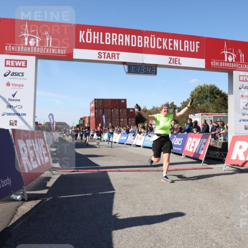 03.10.2025 - Köhlbrandbrückenlauf Lena Gebhardt http://msf.ph/oto/9036809 03.10.2025 13:13:44 Ziel 4348, 4461, 4595, 4642, 5802, 5884, 5886, 5908, 6116, 6363, 6366, 6488 meine-sportfotos.de