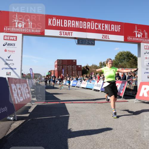 03.10.2025 - Köhlbrandbrückenlauf Lena Gebhardt http://msf.ph/oto/9036816 03.10.2025 13:13:44 Ziel 4348, 4461, 4595, 4642, 5802, 5884, 5886, 5908, 6116, 6363, 6366, 6488 meine-sportfotos.de