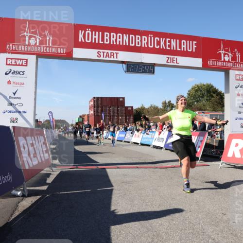03.10.2025 - Köhlbrandbrückenlauf Lena Gebhardt http://msf.ph/oto/9036820 03.10.2025 13:13:44 Ziel 4348, 4461, 4595, 4642, 5802, 5884, 5886, 5908, 6116, 6363, 6366, 6488 meine-sportfotos.de