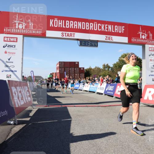 03.10.2025 - Köhlbrandbrückenlauf Lena Gebhardt http://msf.ph/oto/9036826 03.10.2025 13:13:45 Ziel 4348, 4461, 4595, 4642, 5640, 5802, 5884, 5886, 5908, 6116, 6363, 6366, 6487, 6488 meine-sportfotos.de