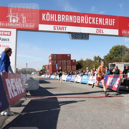 03.10.2025 - Köhlbrandbrückenlauf Lena Gebhardt http://msf.ph/oto/9036833 03.10.2025 12:48:58 Ziel 5797, 6240 meine-sportfotos.de