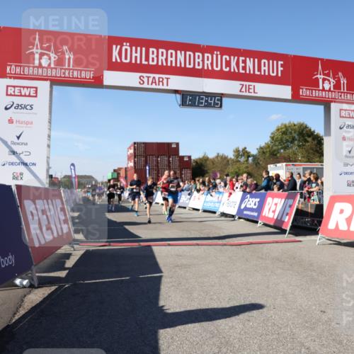 03.10.2025 - Köhlbrandbrückenlauf Lena Gebhardt http://msf.ph/oto/9036844 03.10.2025 13:13:45 Ziel 4348, 4461, 4595, 4642, 5640, 5802, 5884, 5886, 5908, 6116, 6363, 6366, 6487, 6488 meine-sportfotos.de