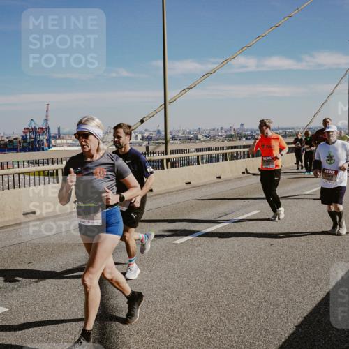 03.10.2025 - Köhlbrandbrückenlauf Michael Burmester http://msf.ph/oto/9036847 03.10.2025 12:29:33 Position 1  meine-sportfotos.de