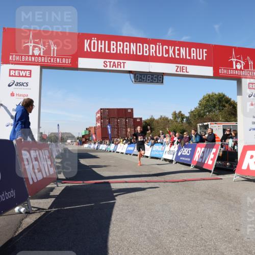 03.10.2025 - Köhlbrandbrückenlauf Lena Gebhardt http://msf.ph/oto/9036853 03.10.2025 12:49:00 Ziel 5797, 6240 meine-sportfotos.de