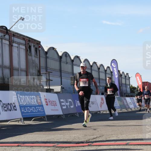 03.10.2025 - Köhlbrandbrückenlauf Luisa Fischer http://msf.ph/oto/9036872 03.10.2025 13:23:54 Ziel 4465, 4647, 4918, 5081, 5093, 5361, 5431, 5709, 5742, 6728 meine-sportfotos.de