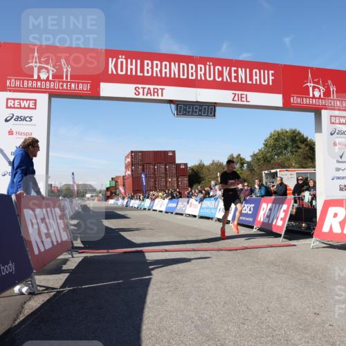 03.10.2025 - Köhlbrandbrückenlauf Lena Gebhardt http://msf.ph/oto/9036873 03.10.2025 12:49:00 Ziel 5797, 6240 meine-sportfotos.de