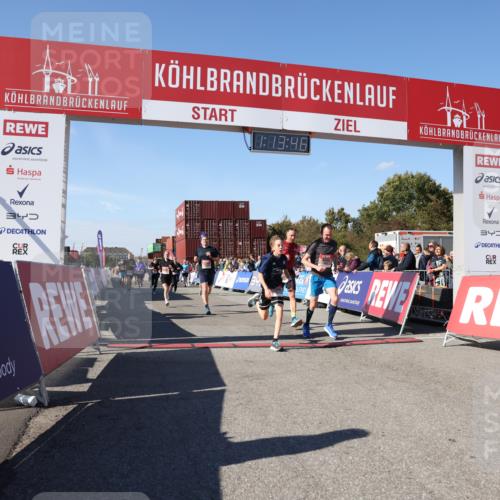 03.10.2025 - Köhlbrandbrückenlauf Lena Gebhardt http://msf.ph/oto/9036875 03.10.2025 13:13:46 Ziel 4348, 4461, 4522, 4642, 5640, 5802, 5884, 5886, 5908, 6116, 6228, 6363, 6366, 6487, 6488, 6604 meine-sportfotos.de
