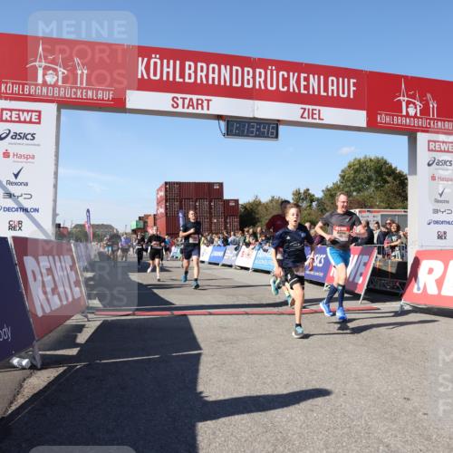 03.10.2025 - Köhlbrandbrückenlauf Lena Gebhardt http://msf.ph/oto/9036881 03.10.2025 13:13:47 Ziel 4348, 4461, 4522, 4642, 5078, 5640, 5802, 5884, 5886, 5908, 6116, 6125, 6227, 6228, 6363, 6366, 6487, 6488, 6604 meine-sportfotos.de