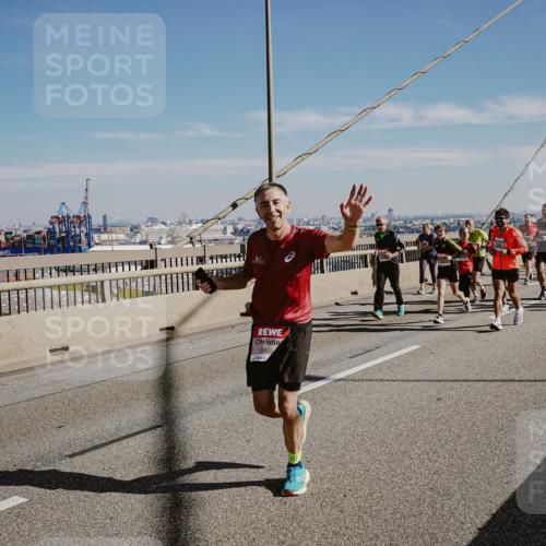 03.10.2025 - Köhlbrandbrückenlauf Michael Burmester http://msf.ph/oto/9036891 03.10.2025 12:29:36 Position 1 15, 5802 meine-sportfotos.de