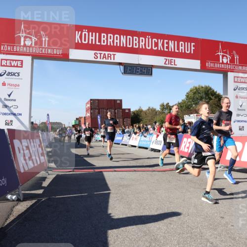 03.10.2025 - Köhlbrandbrückenlauf Lena Gebhardt http://msf.ph/oto/9036894 03.10.2025 13:13:47 Ziel 4348, 4461, 4522, 4642, 5078, 5640, 5802, 5884, 5886, 5908, 6116, 6125, 6227, 6228, 6363, 6366, 6487, 6488, 6604 meine-sportfotos.de
