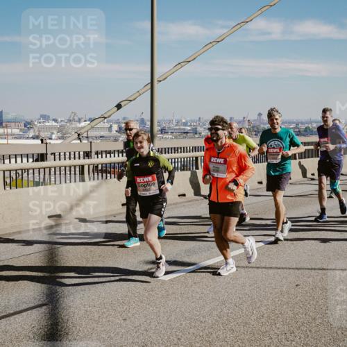 03.10.2025 - Köhlbrandbrückenlauf Michael Burmester http://msf.ph/oto/9036897 03.10.2025 12:29:37 Position 1 6438, 6726 meine-sportfotos.de