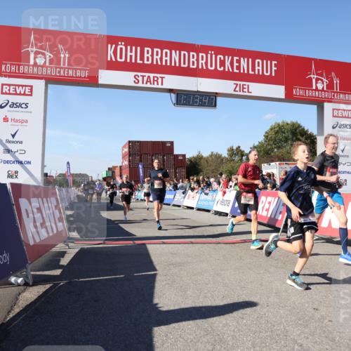 03.10.2025 - Köhlbrandbrückenlauf Lena Gebhardt http://msf.ph/oto/9036901 03.10.2025 13:13:47 Ziel 4348, 4461, 4522, 4642, 5078, 5640, 5802, 5884, 5886, 5908, 6116, 6125, 6227, 6228, 6363, 6366, 6487, 6488, 6604 meine-sportfotos.de