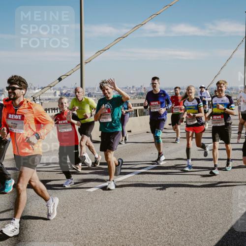 03.10.2025 - Köhlbrandbrückenlauf Michael Burmester http://msf.ph/oto/9036920 03.10.2025 12:29:38 Position 1 6726, 5023 meine-sportfotos.de