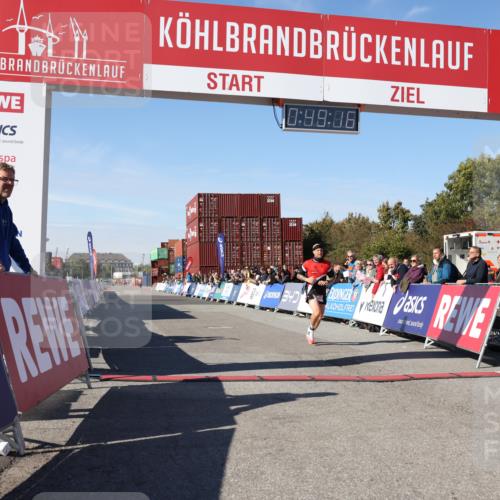 03.10.2025 - Köhlbrandbrückenlauf Lena Gebhardt http://msf.ph/oto/9036922 03.10.2025 12:49:17 Ziel 6514 meine-sportfotos.de