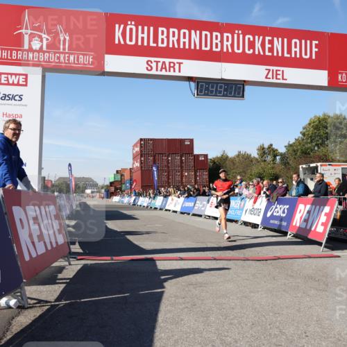 03.10.2025 - Köhlbrandbrückenlauf Lena Gebhardt http://msf.ph/oto/9036931 03.10.2025 12:49:17 Ziel 6514 meine-sportfotos.de