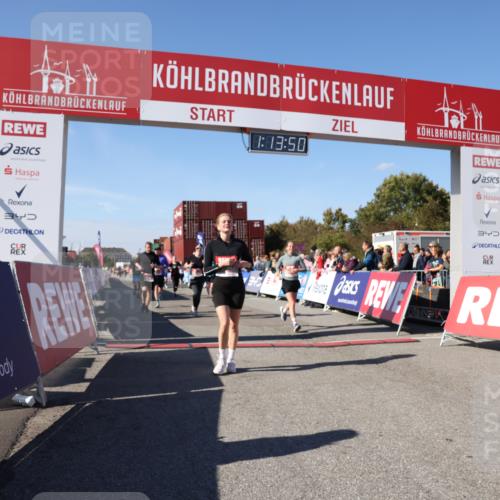 03.10.2025 - Köhlbrandbrückenlauf Lena Gebhardt http://msf.ph/oto/9036939 03.10.2025 13:13:50 Ziel 4188, 4306, 4348, 4522, 4612, 4642, 5078, 5640, 5700, 5802, 5884, 5886, 5908, 6116, 6125, 6227, 6228, 6363, 6366, 6487, 6488, 6604 meine-sportfotos.de