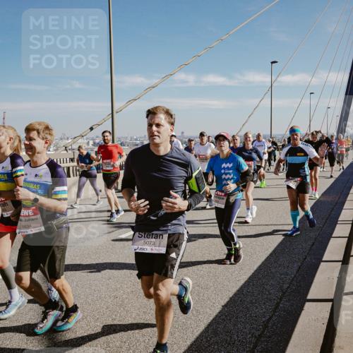 03.10.2025 - Köhlbrandbrückenlauf Michael Burmester http://msf.ph/oto/9036968 03.10.2025 12:29:40 Position 1 6634, 5073 meine-sportfotos.de