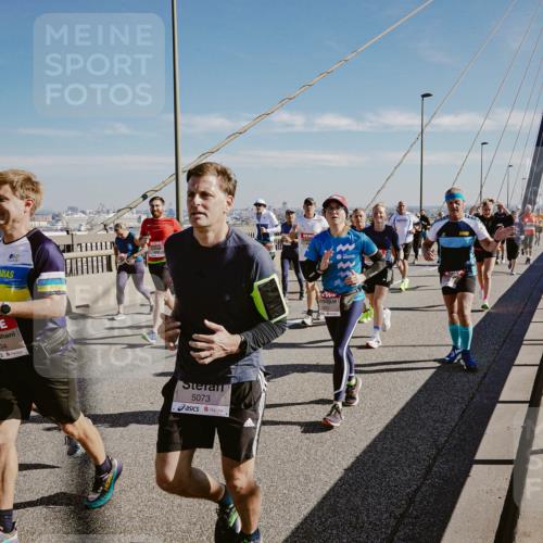 03.10.2025 - Köhlbrandbrückenlauf Michael Burmester http://msf.ph/oto/9036977 03.10.2025 12:29:40 Position 1 4242, 634, 5073 meine-sportfotos.de