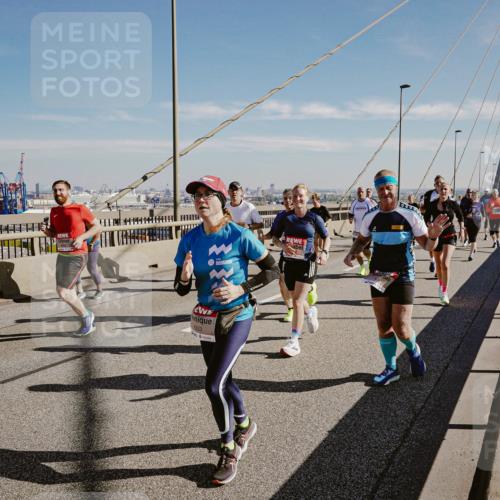 03.10.2025 - Köhlbrandbrückenlauf Michael Burmester http://msf.ph/oto/9036989 03.10.2025 12:29:41 Position 1 333 meine-sportfotos.de