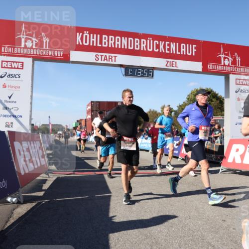 03.10.2025 - Köhlbrandbrückenlauf Lena Gebhardt http://msf.ph/oto/9036995 03.10.2025 13:13:54 Ziel 4188, 4306, 4348, 4522, 4612, 4642, 4868, 5078, 5640, 5700, 5802, 5884, 5886, 6125, 6227, 6228, 6366, 6487, 6488, 6604, 6766 meine-sportfotos.de