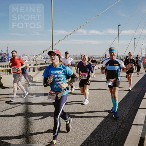 03.10.2025 - Köhlbrandbrückenlauf Michael Burmester http://msf.ph/oto/9036997 03.10.2025 12:29:41 Position 1 1333 meine-sportfotos.de