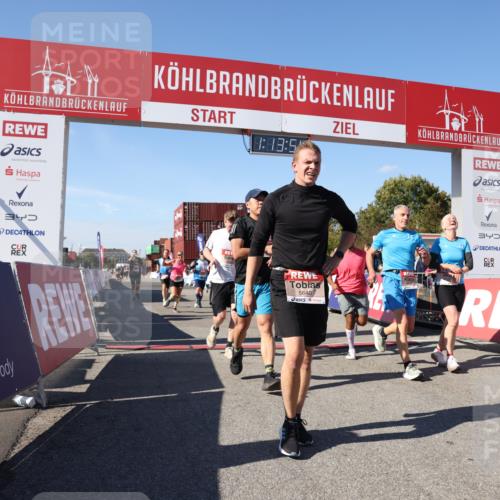 03.10.2025 - Köhlbrandbrückenlauf Lena Gebhardt http://msf.ph/oto/9037005 03.10.2025 13:13:54 Ziel 4188, 4306, 4348, 4522, 4612, 4642, 4868, 5078, 5640, 5700, 5802, 5884, 5886, 6125, 6227, 6228, 6366, 6487, 6488, 6604, 6766 meine-sportfotos.de