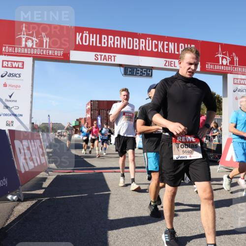 03.10.2025 - Köhlbrandbrückenlauf Lena Gebhardt http://msf.ph/oto/9037015 03.10.2025 13:13:55 Ziel 4188, 4306, 4348, 4522, 4612, 4642, 4868, 5078, 5640, 5700, 5802, 5884, 5886, 6125, 6227, 6228, 6366, 6487, 6488, 6604, 6766 meine-sportfotos.de