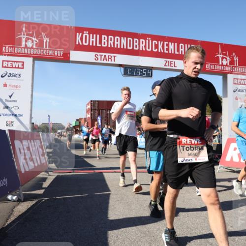 03.10.2025 - Köhlbrandbrückenlauf Lena Gebhardt http://msf.ph/oto/9037020 03.10.2025 13:13:55 Ziel 4188, 4306, 4348, 4522, 4612, 4642, 4868, 5078, 5640, 5700, 5802, 5884, 5886, 6125, 6227, 6228, 6366, 6487, 6488, 6604, 6766 meine-sportfotos.de