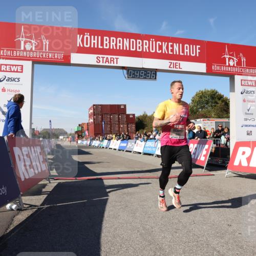 03.10.2025 - Köhlbrandbrückenlauf Lena Gebhardt http://msf.ph/oto/9037022 03.10.2025 12:49:37 Ziel 6482 meine-sportfotos.de