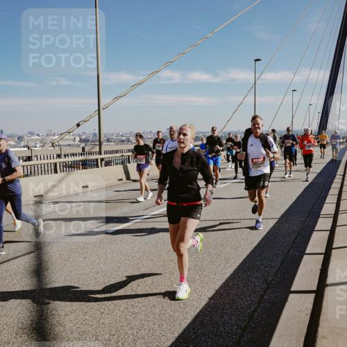 03.10.2025 - Köhlbrandbrückenlauf Michael Burmester http://msf.ph/oto/9037033 03.10.2025 12:29:43 Position 1 353 meine-sportfotos.de