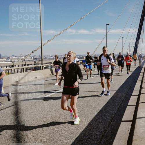 03.10.2025 - Köhlbrandbrückenlauf Michael Burmester http://msf.ph/oto/9037040 03.10.2025 12:29:43 Position 1  meine-sportfotos.de