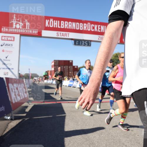 03.10.2025 - Köhlbrandbrückenlauf Lena Gebhardt http://msf.ph/oto/9037048 03.10.2025 13:13:57 Ziel 4188, 4306, 4348, 4522, 4612, 4642, 4868, 5078, 5640, 5700, 5727, 6125, 6227, 6228, 6366, 6487, 6488, 6604, 6766 meine-sportfotos.de