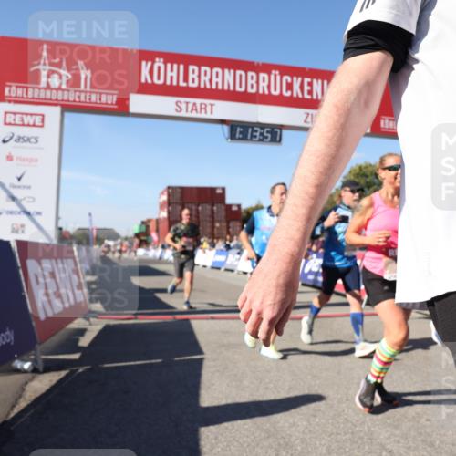 03.10.2025 - Köhlbrandbrückenlauf Lena Gebhardt http://msf.ph/oto/9037053 03.10.2025 13:13:57 Ziel 4188, 4306, 4348, 4522, 4612, 4642, 4868, 5078, 5640, 5700, 5727, 6125, 6227, 6228, 6366, 6487, 6488, 6604, 6766 meine-sportfotos.de