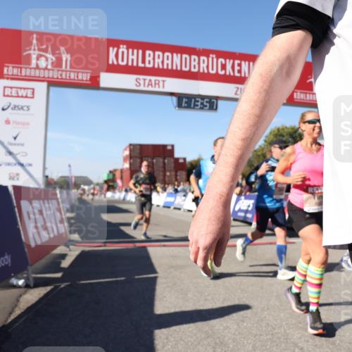 03.10.2025 - Köhlbrandbrückenlauf Lena Gebhardt http://msf.ph/oto/9037056 03.10.2025 13:13:57 Ziel 4188, 4306, 4348, 4522, 4612, 4642, 4868, 5078, 5640, 5700, 5727, 6125, 6227, 6228, 6366, 6487, 6488, 6604, 6766 meine-sportfotos.de