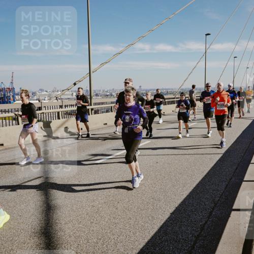 03.10.2025 - Köhlbrandbrückenlauf Michael Burmester http://msf.ph/oto/9037060 03.10.2025 12:29:45 Position 1 4367 meine-sportfotos.de