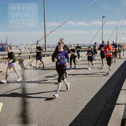 03.10.2025 - Köhlbrandbrückenlauf Michael Burmester http://msf.ph/oto/9037068 03.10.2025 12:29:45 Position 1  meine-sportfotos.de