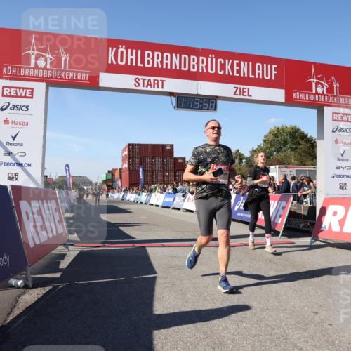 03.10.2025 - Köhlbrandbrückenlauf Lena Gebhardt http://msf.ph/oto/9037075 03.10.2025 13:13:59 Ziel 4188, 4306, 4522, 4612, 4642, 4868, 5078, 5640, 5700, 5727, 6125, 6227, 6228, 6318, 6487, 6488, 6604, 6766 meine-sportfotos.de