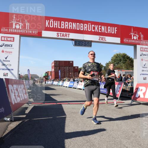 03.10.2025 - Köhlbrandbrückenlauf Lena Gebhardt http://msf.ph/oto/9037078 03.10.2025 13:13:59 Ziel 4188, 4306, 4522, 4612, 4642, 4868, 5078, 5640, 5700, 5727, 6125, 6227, 6228, 6318, 6487, 6488, 6604, 6766 meine-sportfotos.de