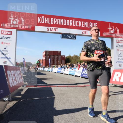 03.10.2025 - Köhlbrandbrückenlauf Lena Gebhardt http://msf.ph/oto/9037083 03.10.2025 13:13:59 Ziel 4188, 4306, 4522, 4612, 4642, 4868, 5078, 5640, 5700, 5727, 6125, 6227, 6228, 6318, 6487, 6488, 6604, 6766 meine-sportfotos.de