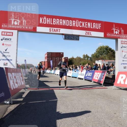 03.10.2025 - Köhlbrandbrückenlauf Lena Gebhardt http://msf.ph/oto/9037094 03.10.2025 13:14:04 Ziel 4188, 4306, 4313, 4612, 4785, 4868, 5700, 5727, 6318, 6766 meine-sportfotos.de