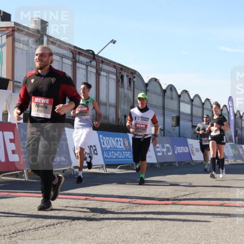 03.10.2025 - Köhlbrandbrückenlauf Luisa Fischer http://msf.ph/oto/9037097 03.10.2025 13:24:19 Ziel 4286, 4442, 4529, 4555, 4664, 4673, 4698, 4703, 4942, 4943, 5085, 5107, 5321, 5350, 5432, 5986, 6168, 6169, 6306, 6701 meine-sportfotos.de