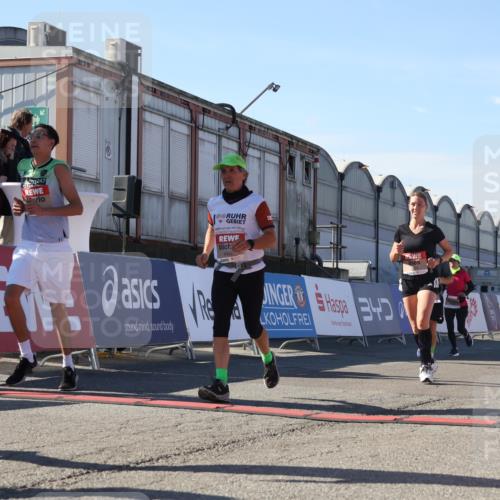 03.10.2025 - Köhlbrandbrückenlauf Luisa Fischer http://msf.ph/oto/9037112 03.10.2025 13:24:20 Ziel 4286, 4442, 4529, 4555, 4664, 4673, 4698, 4703, 4942, 4943, 5004, 5085, 5107, 5321, 5350, 5432, 5986, 6168, 6169, 6306, 6673, 6701 meine-sportfotos.de
