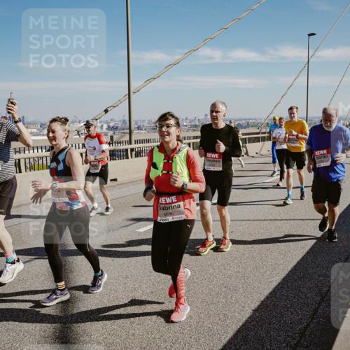 03.10.2025 - Köhlbrandbrückenlauf Michael Burmester http://msf.ph/oto/9037128 03.10.2025 12:29:49 Position 1 4876, 4696, 5115 meine-sportfotos.de
