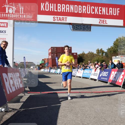 03.10.2025 - Köhlbrandbrückenlauf Lena Gebhardt http://msf.ph/oto/9037130 03.10.2025 12:49:51 Ziel 5687, 5688, 6253 meine-sportfotos.de