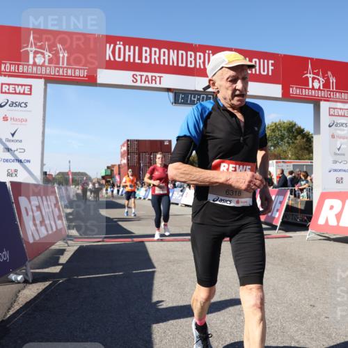 03.10.2025 - Köhlbrandbrückenlauf Lena Gebhardt http://msf.ph/oto/9037135 03.10.2025 13:14:08 Ziel 4313, 4641, 4728, 4785, 4809, 5727, 6318, 6766 meine-sportfotos.de
