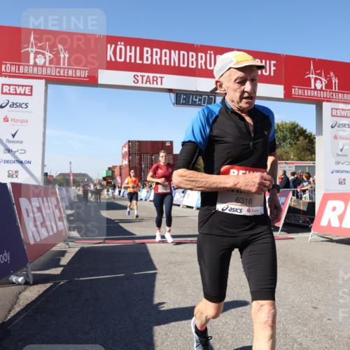 03.10.2025 - Köhlbrandbrückenlauf Lena Gebhardt http://msf.ph/oto/9037140 03.10.2025 13:14:08 Ziel 4313, 4641, 4728, 4785, 4809, 5727, 6318, 6766 meine-sportfotos.de
