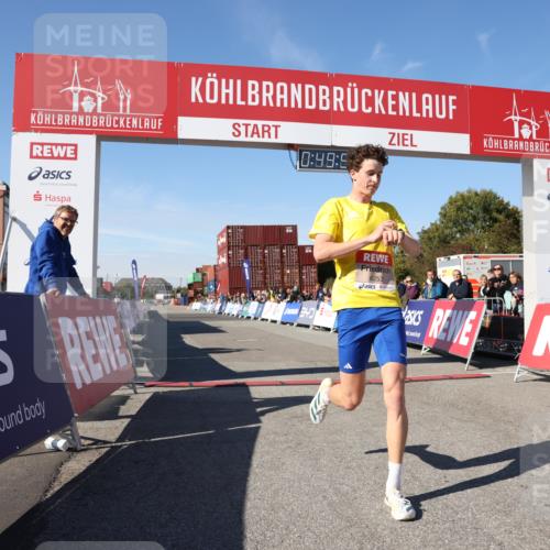 03.10.2025 - Köhlbrandbrückenlauf Lena Gebhardt http://msf.ph/oto/9037143 03.10.2025 12:49:51 Ziel 5687, 5688, 6253 meine-sportfotos.de